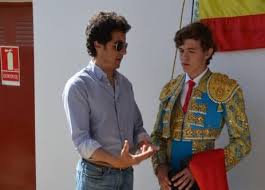 Jorge emilio gonzález martínez (born 16 april 1972 in mexico city), popularly known as el niño verde (the green boy), is a mexican politician affiliated with the ecologist green party of mexico (pvem). El Novillero Jorge Martinez Con Nuevo Apoderado Aplausos Es