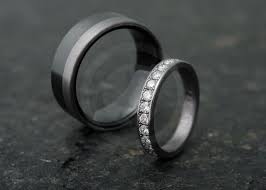 Alliances Tantale Ceramique Et Diamants Cbijoux Creation De Bijoux Contemporains Su Anneaux De Mariage Diamant Deco Mariage Antillais Bijoux Contemporains