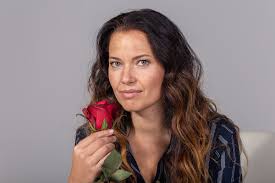 Oktober 2019 startete rote rosen in die 17. File 2019 09 16 Tv Ard Cast Rote Rosen Staffel 17 Img 7825 Lr10 By Stepro Jpg Wikimedia Commons
