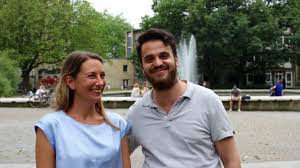 Sachlich berichten, tatsachen aus originalquellen aufführen, zeit¬ genossen, deutsche jungen und mädel, ausländische gäste der jugend, eltern und beteiligte zu wort kommen lassen. Kohero