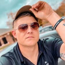 Casey Runyon's Instagram, Twitter & Facebook