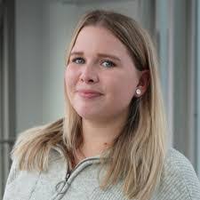 Merle Mays's Instagram, Twitter & Facebook