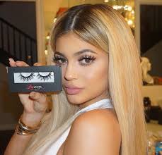 Kendall jenner s everyday makeup look genelle you kendall jenner shares her morning beauty routine secrets kendall jenner natural glowing makeup tutorial 2017 kendall jenner shared her 2 minute beauty routine insider. Have You Ever Noticed This About Kylie Jenner S Eyes Kylie Jenner Eyelashes Jenner Hair Beauty