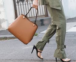 There's something about a beautiful bag that's almost magic. Leather Bags And Handbags Genuine Leather Online Australia