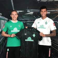 You can shop for wholesale 20/21 werder bremen home kids football kit(shirt+shorts), cheap products name customized 20/21 werder bremen home kids football kit(shirt+shorts) at bestway4you.net. Werder Bremen Stayathome Umbro Kits Football Fashion