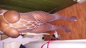 Busty Ebony MILF Ndey in Fishnet Bodystocking Yuvutu: Porno Amateur, Porno  fait-maison, XXX & Communauta Sexe Chat