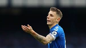 Lucas digne is being tracked by psg as they strengthen their side this summer. Everton Coup Dur Pour Lucas Digne