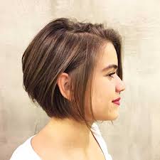 When it comes to stacked lobs, you can incorporate layers even towards the front of the face like the hairstyle in the picture 38. 10 Gorgeous Bob Haircuts For Fine Hair Stylestrom Com