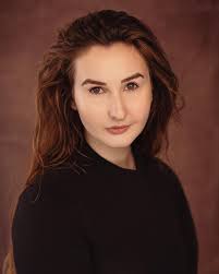 Happy February! Have a picture of my FACE. I really said “😏” Thanks again  to @faysummerfield_headshots for my headshots 😍 #february #actor #headshot  #headshots #castme #pls