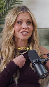 Candace Wray's Instagram, Twitter & Facebook