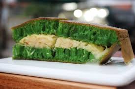 Gunakan api kecil dan adonan dimasukkan ke teflon saat teflon sudah dipastikan panas. Resep Martabak Pandan Keju Camilan Malam Bikin Pakai Teflon