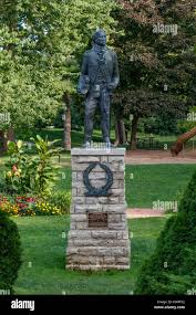 The statue of John Graves Simcoe, first Lieutenant-Governor of Upper  Canada, in the Simcoe Garden, Niagara, Ontario. By Roy Charles Asplin Stock  Photo