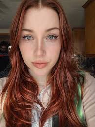 Dovrei tenere i miei capelli naturali o tornare al rosso? : r/finehair