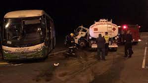 Accidente En Ruta 18 Un Muerto Y Dos Personas Graves Tras Choque Entre Camion Y Omnibus