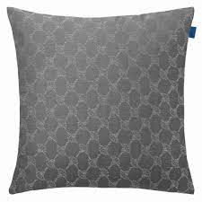 Die Zierkissenhulle Joop Over Grau Erscheint In Einem Ansprechenden Design Sie Verwandelt Jedes Kissen In Ein Schones De Kissenhulle 45x45 Kissenhullen Kissen