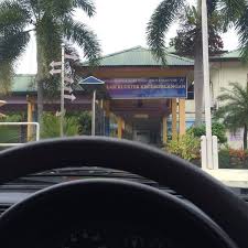 Pelawat sedang memasuki kawasan sekolah. Fotos En Sekolah Menengah Agama Tengku Amalin A Ishah Putri 2 Tips De 122 Visitantes