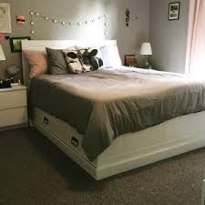 A Warm Wood Home In Taiwan With A Beautiful Cozy Reading Nook Bedroom Decor Cozy Comfortable Furniture Bedroom Design