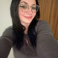 HELPPPP my cat keeps pee'ing in the shower & it absolutely stinks. I have  to clean and bleach it multiple times a day but I can still smell it in the  drains.