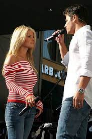 Newly Weds Jessica Simpson And Nick Lachey Perform At The Salute To Jessica Simpson Hair Jessica Simpson Style Nick Lachey