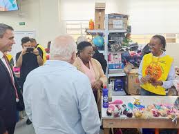 Irm&atilde; Dennis e irm&atilde; Browning experienciam um &lsquo;caloroso e  aco