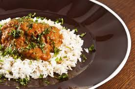 1 épaule d'agneau désossée 1/2 boite de tomates séchées2 oignons1 bol de lait2 cuillère à soupe de pâte de curry couper la viande en morceaux et la faire revenir quelques minutes dans de. Recette Curry D Agneau Cuisine Et Vins De France Marie Claire