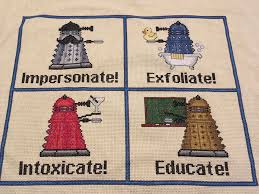 70 x 70 stitches3 coloursfits neatly in a this funny cross stitch pattern is easy to stitch and looks great on natural/beige fabric. Fo Funny Daleks Doctor Who Cross Stitch Pattern Courtesy Of Sewperfectlydesigned On Etsy Crossstitch