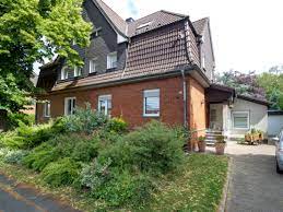 Laut gutachten handelt es sich um ein einfamilienhaus als zweigeschossiges unterkellertes reihenmittelhaus mit ausgebautem dachgeschoss und zwei garagen auf einem 311 qm großen grundstück. Haus Zum Verkauf Am Karling 90 44581 Castrop Rauxel Recklinghausen Kreis Mapio Net