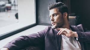 Questa dissolvenza bassa rende il lavoro completato ultra pulito e che potrai lasciar crescere per avere una sfumatura lunga in futuro. Le Migliori Sfumature Di Capelli Per L Uomo Pg Magazine