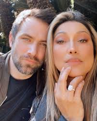 Sosok Tia Azhari, Anggota 7 Keluarga Azhari yang Pilih jadi MUA daripada  Artis