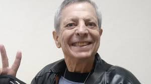 César Bono se tatúa por primera vez a los 74 años ¡Este fue el gran diseño!  VIDEO