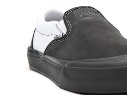 Vans' classic slip shoes are truly iconic. Vans Dak Bmx Slip On Pro Shoes Black White Dakota Roche Kunstform Bmx Shop Mailorder Worldwide Shipping