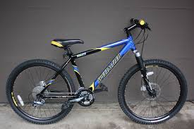 17 Specialized Rockhopper Comp Mountain Bike In Amazing Shape Mountain Bike Idea Cannondale Mountain Bikes Hybrid Mountain Bike Cross Country Mountain Bike