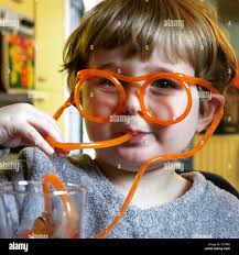 Jeune espiègle Banque de photographies et d'images à haute résolution