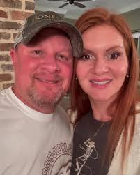 Dee Haley's Instagram, Twitter & Facebook