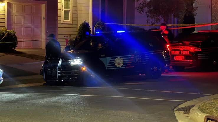 BREAKING UPDATE | WOMAN ARRESTED AFTER 4-YEAR-OLD BOY FOUND DEAD INSIDE  ATLANTA HOME; CHILD IDENTIFIED 📍Atlanta / Washington, Georgia A  32-year-old woman is in custody after a 4-year-old boy was fo