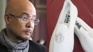 Đại gia Việt ly hôn nghìn tỷ chỉ đi giày 75 nghìn đồng.Hãy suy nghĩ nghiêm  túc về việc vì sao bạn còn nghèo!