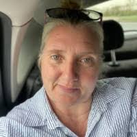 Maxine Hastings's Instagram, Twitter & Facebook