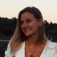 Janelle Leslie's Instagram, Twitter & Facebook