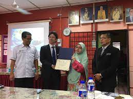 1 мин и 2 сек, битрейт: Visit To Sekolah Menengah Agama Haji Mohd Yatim Embassy Of Japan In Malaysia