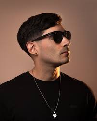 Hoy no es un dia cualquiera de lanzamiento , hoy sale a la venta Deep truth  ep . un trabajo en colaboracion junto a Juan Pablo Torrez dos tracks  originales y un