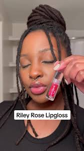 I’m trying out more @Riley Rose lippies. Are you a clear gloss or a colored  gloss girlie ? #lipgloss #cleargloss #rileyrose #makeup #drugstoremakeup  #lipglossaddict #buciiem #ugccreator #lipoil #fyp