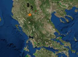 Ο σεισμός έγινε αισθητός τόσο στην πόλη της καστοριάς όσο και σε άλλες πόλεις. Parlapipas Isxyroi Seismoi Twra Sta Ellhnoalbanika Synora Konta Sthn Kastoria