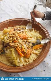 Différence entre le quinoa et le couscous. Le Couscous Marocain Traditionnel Famille Photo Stock Image Du Couscous Detail 163481510