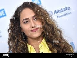 Skylar Stecker's Instagram, Twitter & Facebook