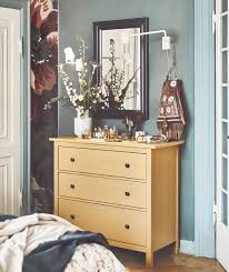 Nascondi Cio Che Non Vuoi Tenere In Vista Come L Intimo E Le Magliette Nella Cassettiera Gialla Camera Da Letto Gialla Idee Camera Da Letto Ikea Como Giallo