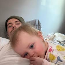 A mom in North Carolina died while walking into her daughter's high school  graduation. https://tinyurl.com/2s36t884