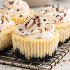 Mini Baileys Cheesecakes • Bread Booze Bacon