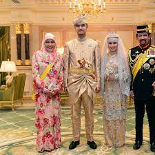 Jun 11, 2021 · faiq bolkiah is a former leicester city trainee and nephew of the sultan of brunei credit: Brunei Tochter Des Sultans Feiert Hochzeit Der Spiegel