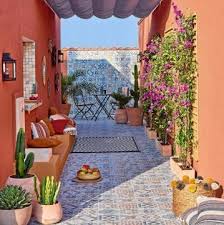 Maybe you would like to learn more about one of these? Decoration Cour Terrasse Patio Balcon A L Heure D Ete Hyeres Maville Com
