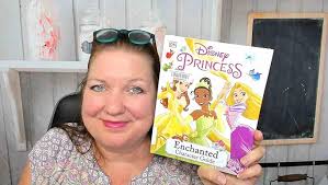 Disney Princess Enchanted Character Guide: D.K. Publishing: 9781409338482:  Amazon.com: Books